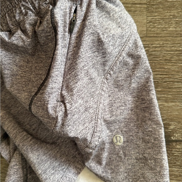 lululemon athletica Heathered Gray Women's Athletic Shorts - Picture 4 of 7